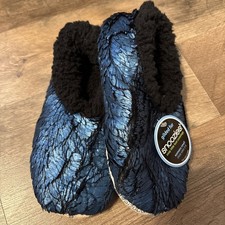 NEW Snoozies Women's Blue Gilded Faux Fur Slippers Non Skid Soles Small 5/6