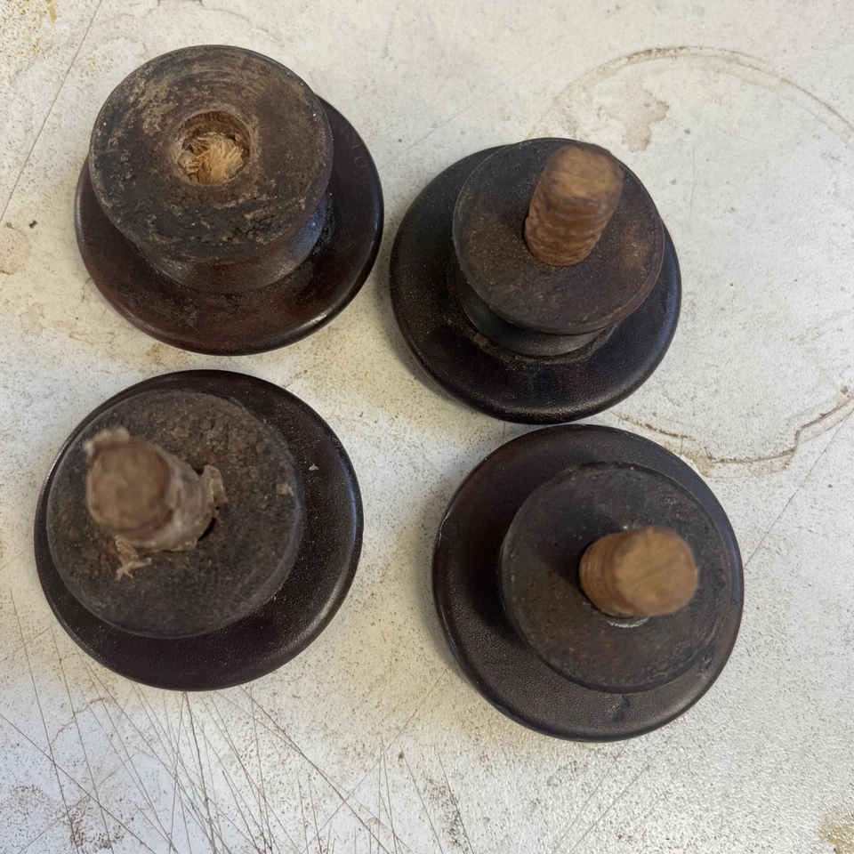 Cuatro perillas de madera de caoba del siglo XIX Foto 3 de 4