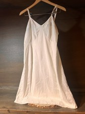 Vintage 1970s Sears The Doesnt Slip Nylon 84403036 SIZE 36 SHORT LENGTH WHITE