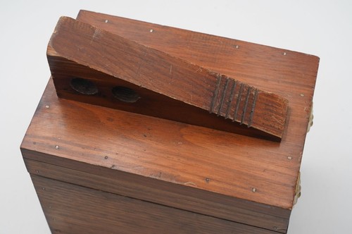 Vintage Schuhputzkasten aus Holz 5 Cent mit Fußstütze & Zubehör - Bild 3 von 15