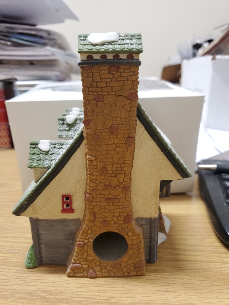 Dept 56 Heritage Village, North Pole Series, Elves Bunkhouse, 5601