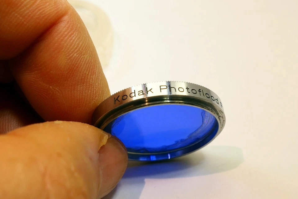 30mm Kodak Photoflood 32 2L=4X Lens filter made in Germany (damaged separation) - Image 2 of 4