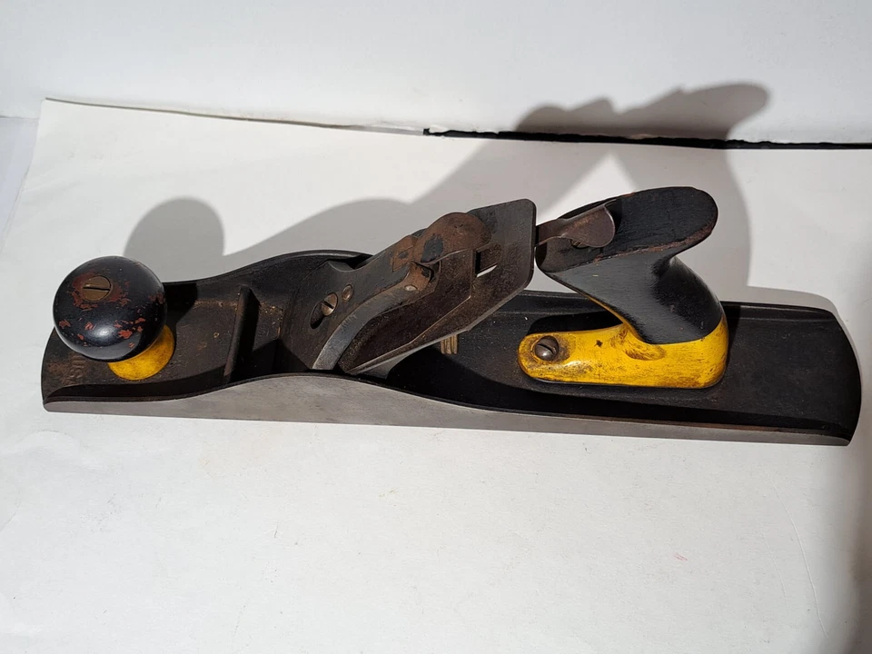 MANGO DE MADERA VINTAGE DESAFIANCE PLANO AMARILLO Y NEGRO 13,5" EE. UU. FONDO LISO Foto 2 de 4