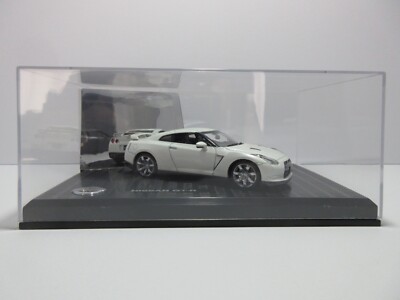 Nissan 日産 GT-R R35 SpecV 1/43 白 Nissan 日産 GT-R R35 SpecV 1/43 白 1:43 NISSAN GT-R R35 Pearl