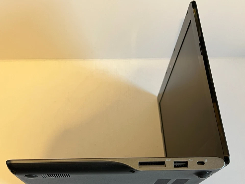 Acer Chromebook C720 ZHN 2103 Laptop 11.5" Screen Intel Celeron 2955U @1.4GHz - Image 4 of 4