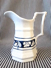 VTG DEDHAM POTTING SHED BUNNY RABBIT BLUE WHITE ART POTTERY 7” PITCHER JUG EWER