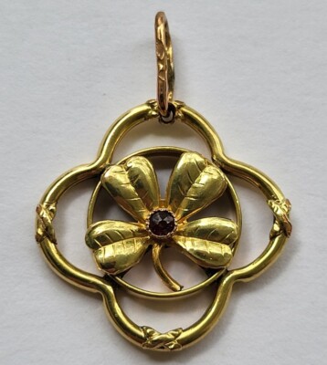Authentique collier pendentif soleil en plaqué or Hermès vintage rare Métal Bijouterie dorée ref.1721607 - Joli Closet