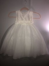 Flower Girl Dress Size 4T The Back Zips, Buttons Are Just For Show