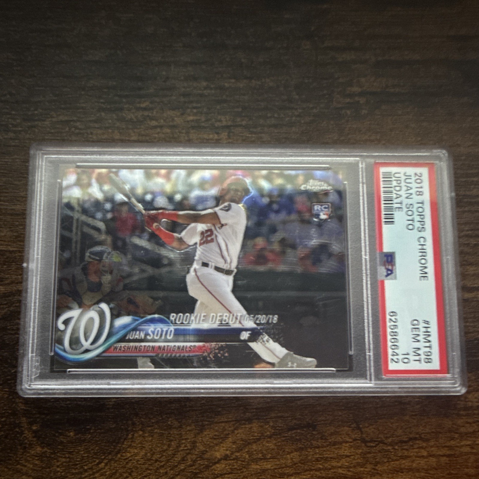 Topps 2018 Chrome Update Juan Soto Rookie Debut #HMT98 Chrome PSA 10 view 2