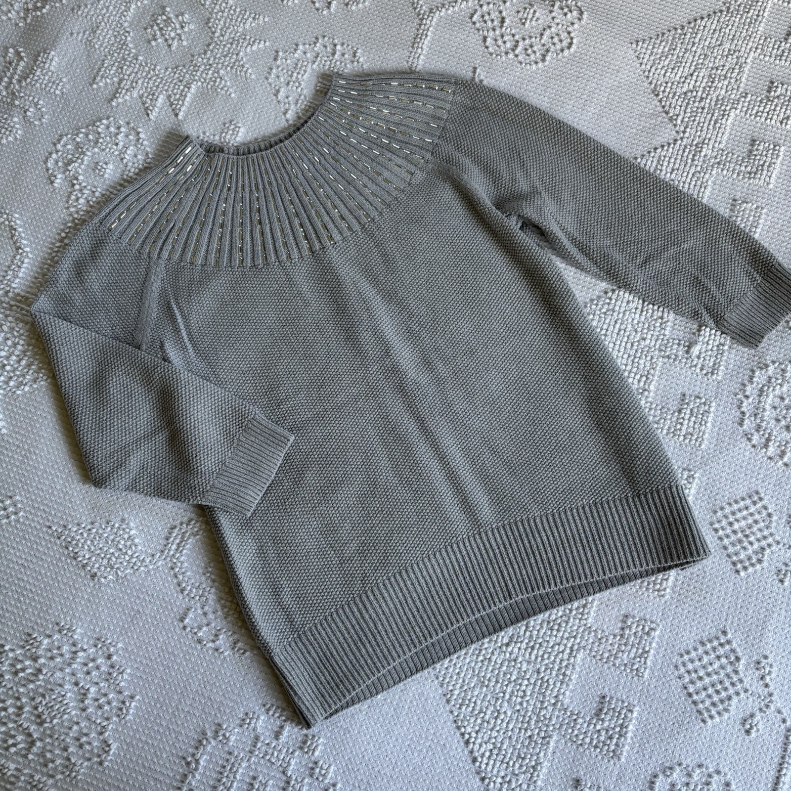 New York & Company women’s size medium gray sweater with silver collar detail