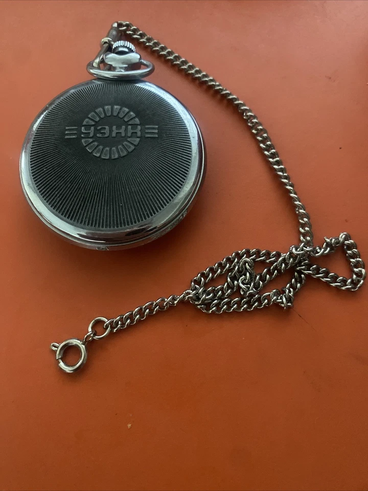 Vintage Russian Pocket Watch MOLNIYA  PRISTINE Cond RUNS / WINDS / TICKS - Image 3 of 4