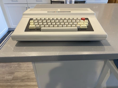  Tandy TRS-80 64k Color Computer 2  w/Mod A/V Out;box  + Manuals incl; tested ok