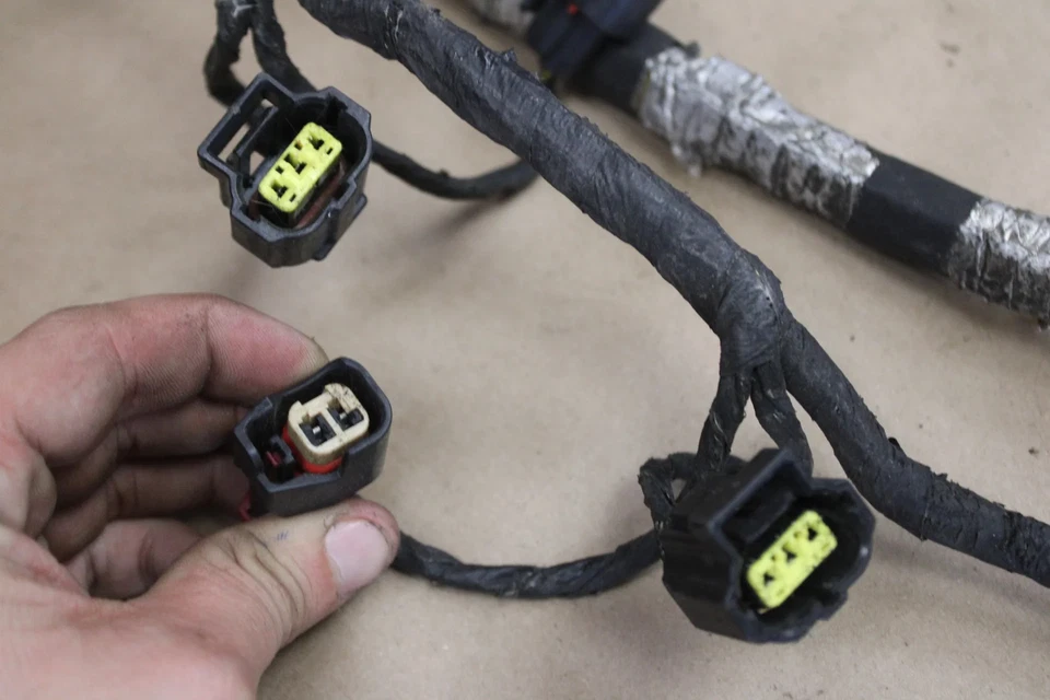 2006 Mopar Dodge Magnum Charger Chrysler 300 SRT8 Engine Wiring Harness DAMAGED - Image 4 of 4