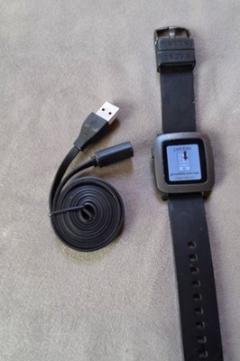  Pebble Time Smartwatch + Ladekabel   Gratis EU Versand