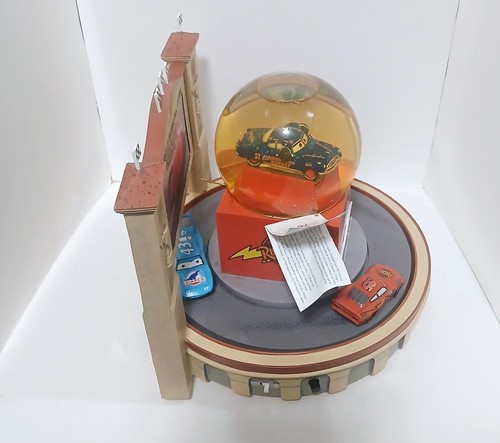 RARE Disney's Cars Electronic Snowglobe With Box - Picture 8 of 22