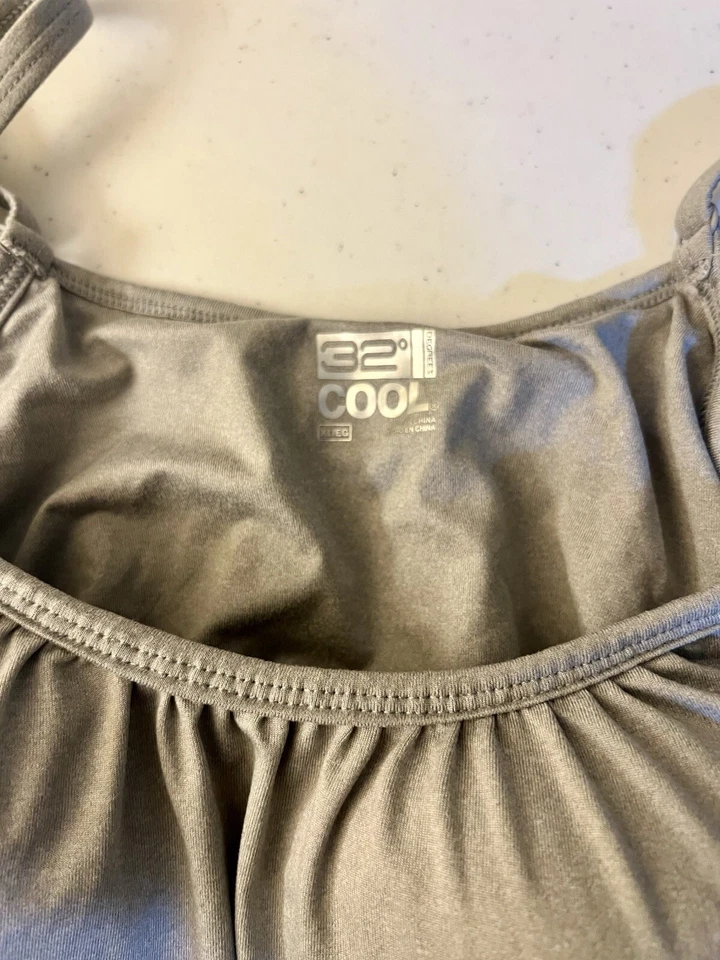 Sujetador acolchado fluido 32 Degrees para mujer XL negro blanco gris construido Foto 4 de 4