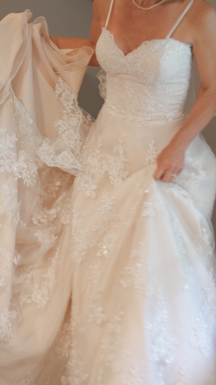 IVORY WEDDING DRESS Gem