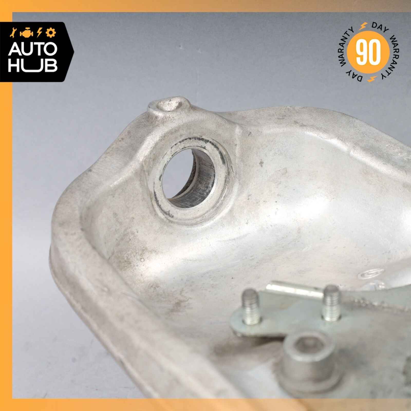 03-10 Maserati Quattroporte M139 Front Left Side Spindle Knuckle Hub OEM