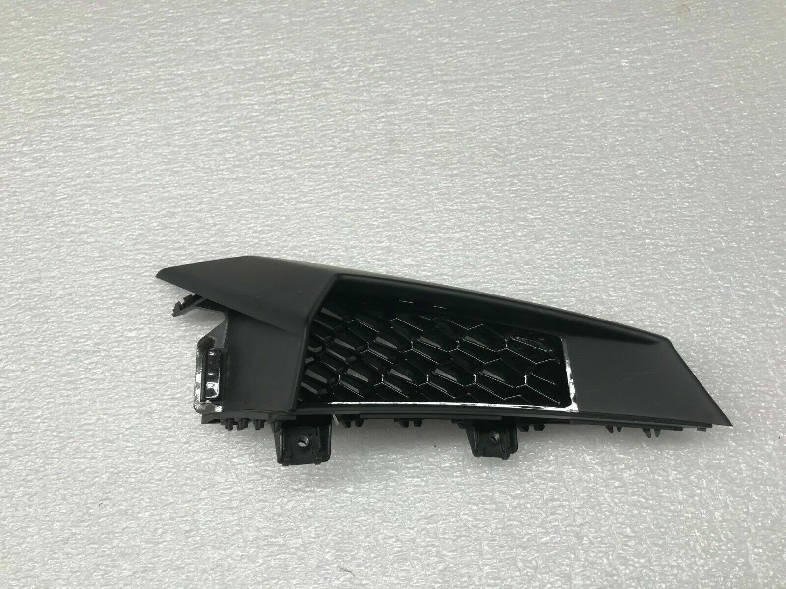 LAMBORGHINI HURACAN LP610 RIGHT SIDE FENDER INNER GRILL MOLDING OEM 4T8853508