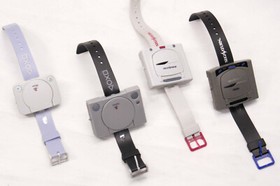 SET x4 WRISTWATCH TAKARA SEGA SATURN SONY PLAYSTATION NEW TAKARA TOMY TN1 80668