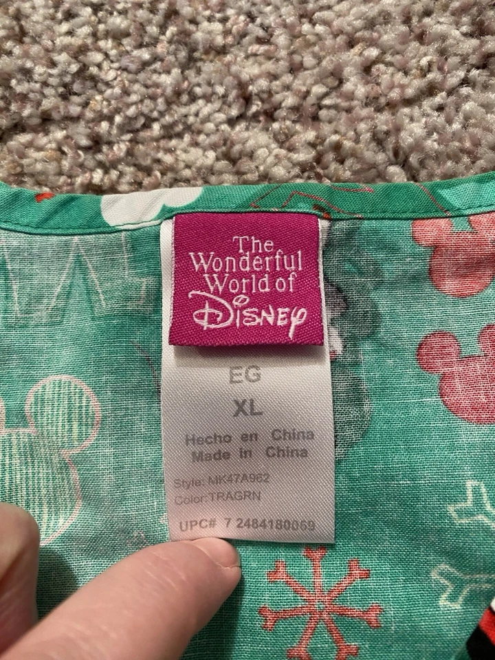 迪士尼医疗磨砂上衣女式米奇和米妮圣诞绿色口袋 XL 码 — 第 2/4 张图片