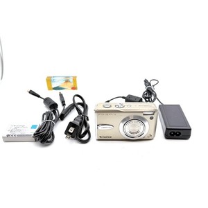 FUJIFILM FinePix F30 ゴールド Fuji Fujifilm FinePix F30 6.3MP Gold Digital Point & Shoot [EXC]