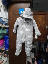 6m brand new snowsuit from carter's item 15G2