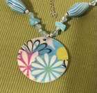 Vntg Disc Medallion Hand Painted Mother of Pearl Pendant Necklace Blue GlasBeads — photo 3