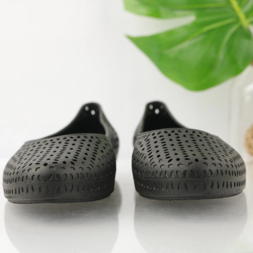 Zapato perforado de goma negro impermeable talla 11 Okabashi Samantha Flat para mujer Foto 2 de 4