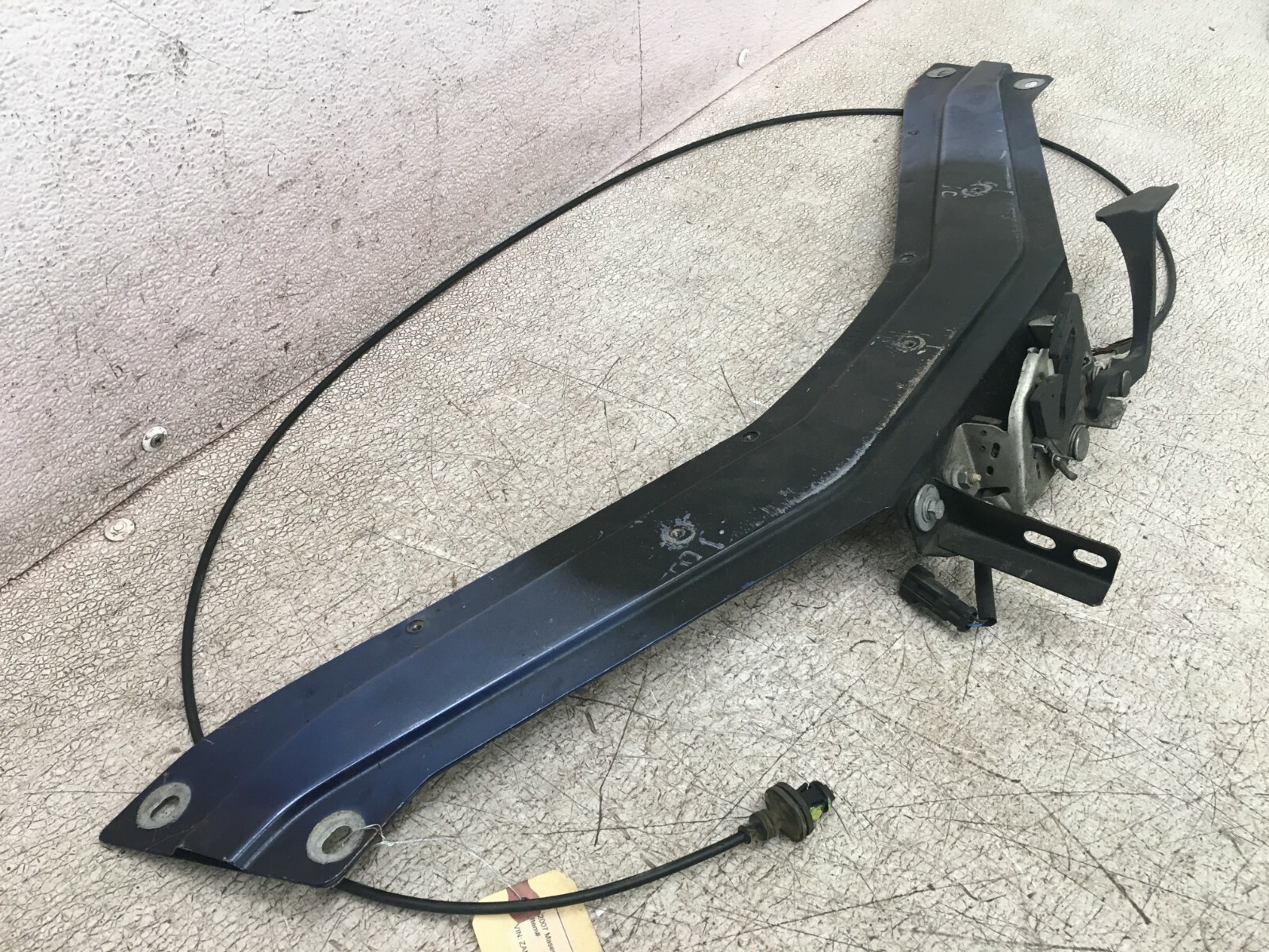 05-08 M139 Maserati Quattroporte FRONT UPPER CROSSMEMBER W/HOOD LATCH 1110 OEM