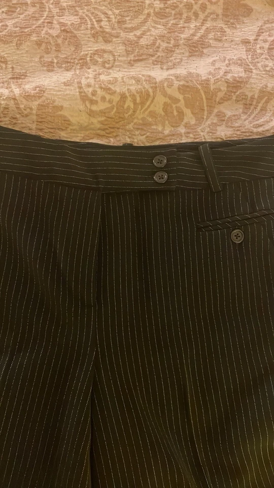 Nuevos pantalones cortos City de Larry Levine talla 12 hasta la rodilla 28 ins Foto 2 de 4