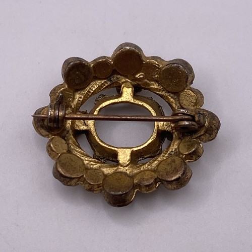 Vintage Gold Tone Floral Brooch Pin with Pearls - Picture 3 of 5
