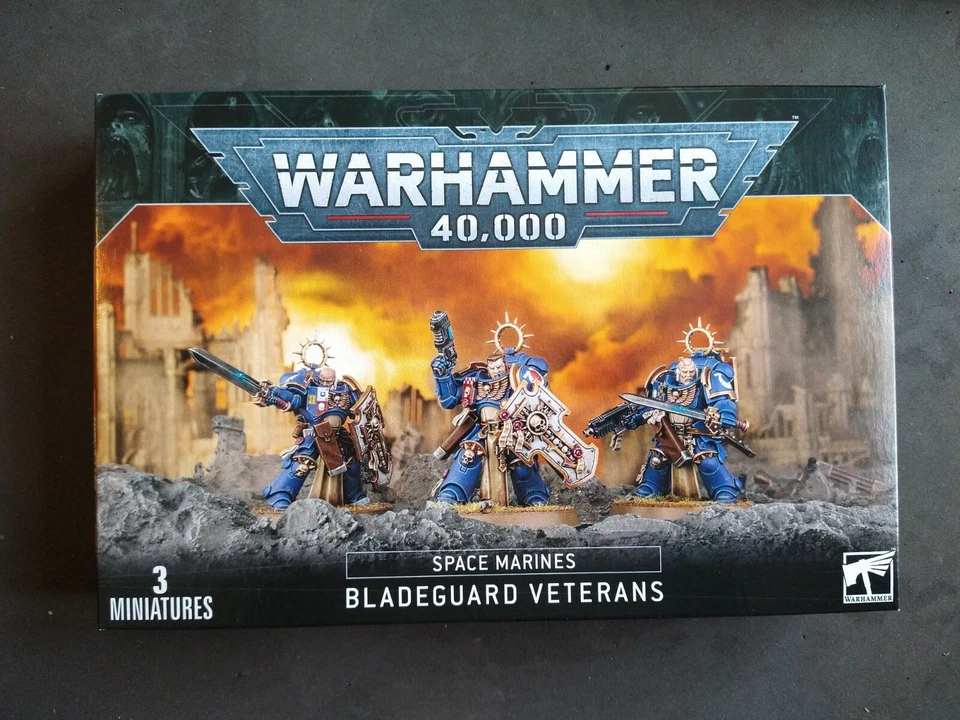 GAMES WORKSHOP Space Marine Primaris Bladeguard Veteran Heads (bits)