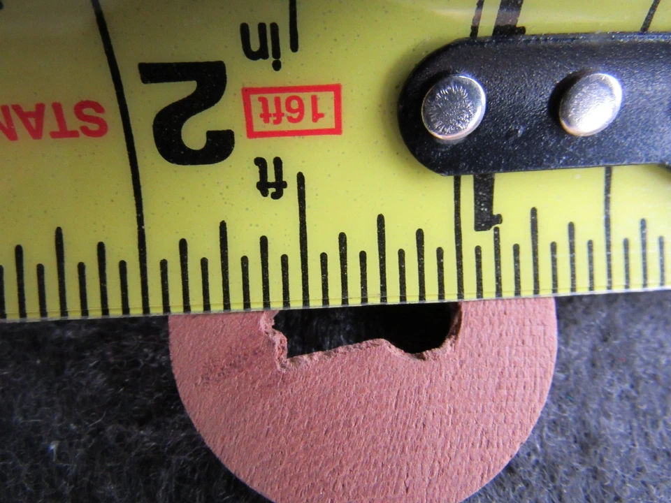 Una antigua cubierta de cerradura de nogal de 1-1/4 pulgadas c.1910 (MUCHOS DISPONIBLES) Foto 4 de 4