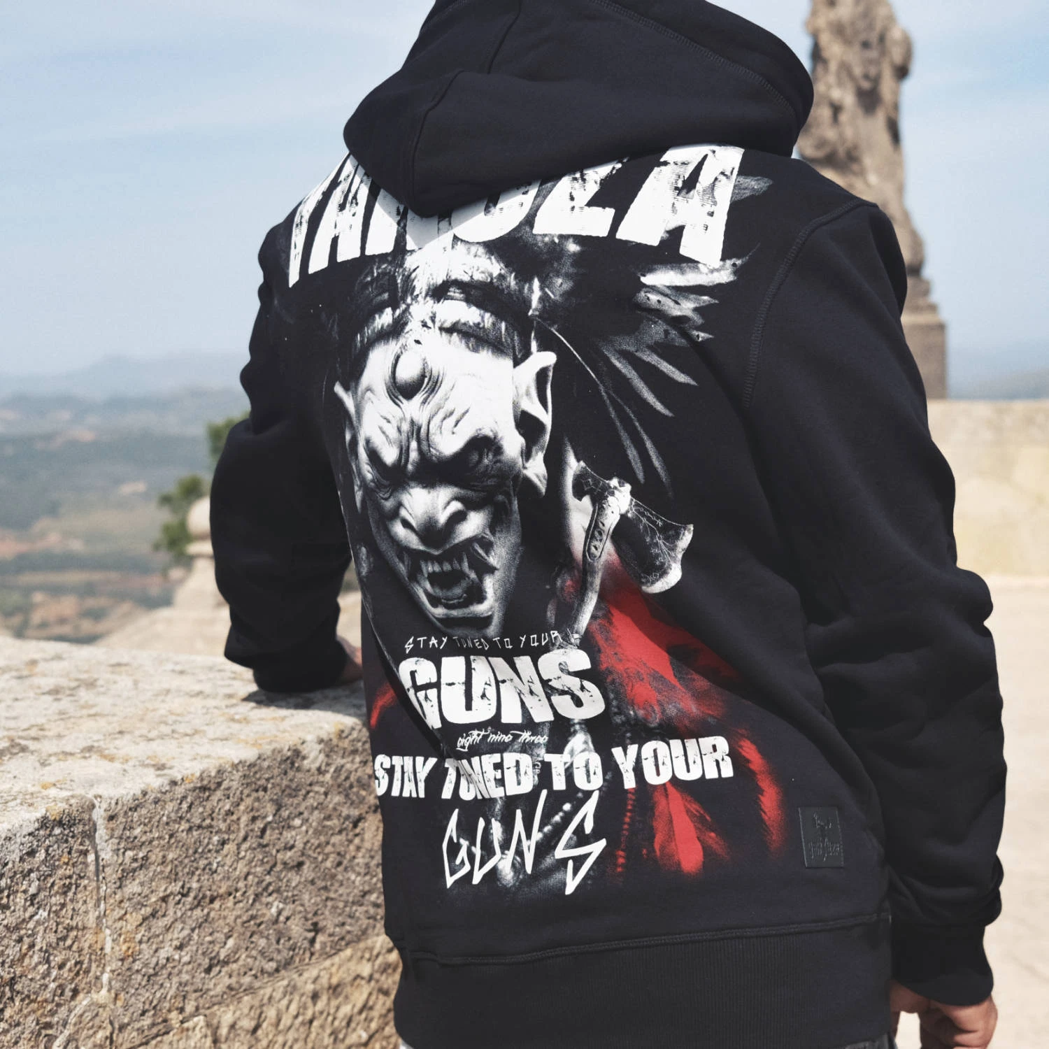 SACAI Nuova Felpa con Cappuccio Yakuza Uomo Axe Nera