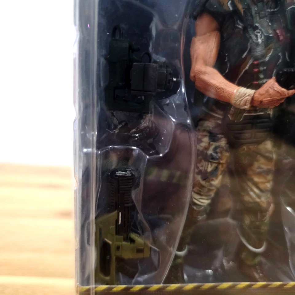 NECA Aliens Corporal Dwayne Hicks vs Xenomorph Warrior 2013 New Sealed - image 3 of 4
