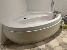 Jacuzzi Bath Tub with Pump and Deck-Mounted Tap