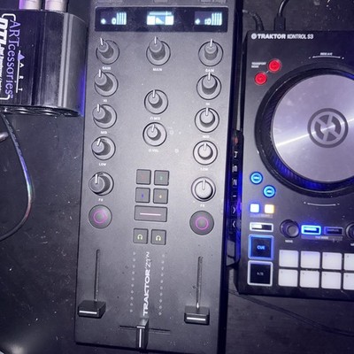 Native Instruments Traktor Z1 MK2 DJ Controller incl Traktor 4 PRO Software