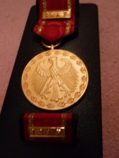 Bw Einsatzmedaille ISAF Gold sehr selten, originales Set