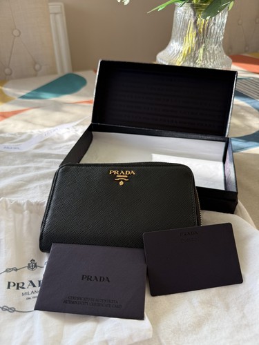 PRADA Saffiano Leather Wallet Purse Large/Long Original  Box Excellent Condition