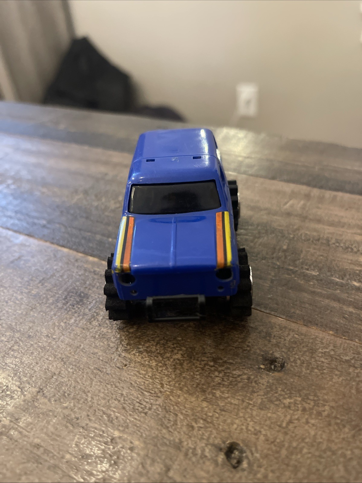 Picture 2 of 9