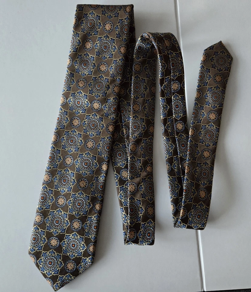 Corbata de seda Santorelli hecha a mano en Italia bronce azul medallón geométrico clásico  Foto 2 de 4