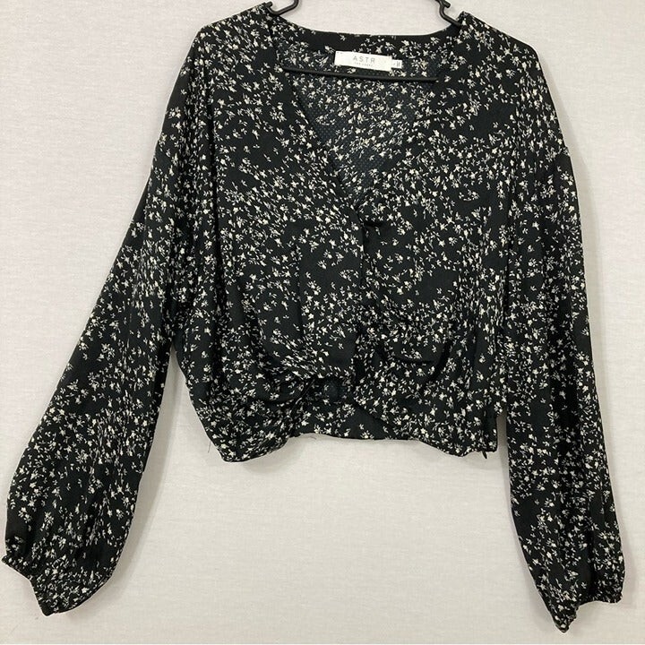 ASTR the Label Black White Floral Long Sleeve Crop Top Large