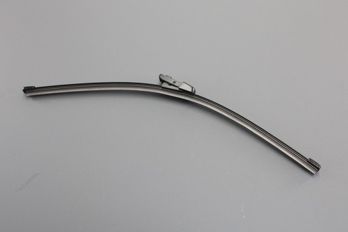 Genuine Skoda Octavia saloon 2020-on wiper blade (rear) 5E6955425 - Picture 2 of 3