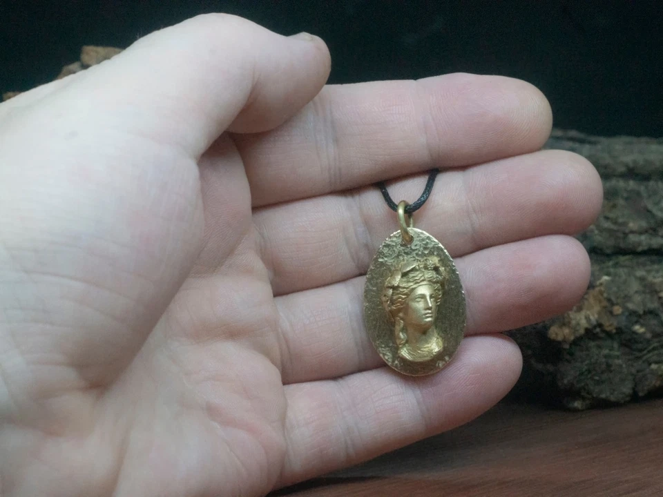 Colgante de bronce de Baco, dije de Antinoo, dije de Dioniso, dios del teatro y la fertilidad Foto 4 de 4