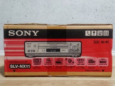 SONY SLV-NX11 VIDEO CASSETTE RECORDER VHS HiFi STEREO Silber AC100V 50/60Hz