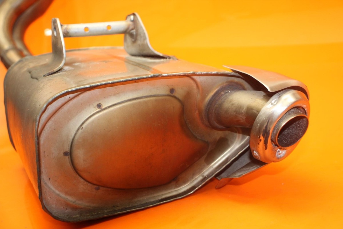 20-22 KAWASAKI Z650 OEM EXHAUST PIPE MUFFLER SLIP ON CAN