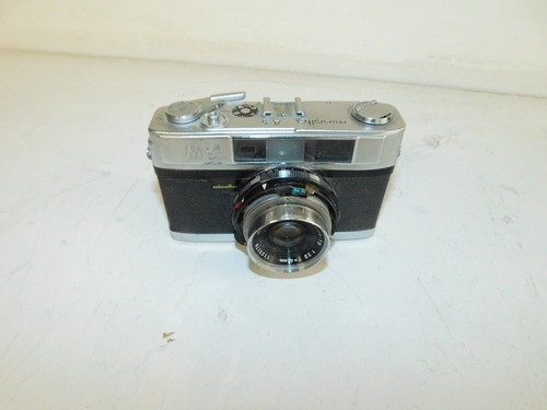 MINOLTA A5 FILM CAMERA W/ 45MM 2.8 LENS (AMS58)