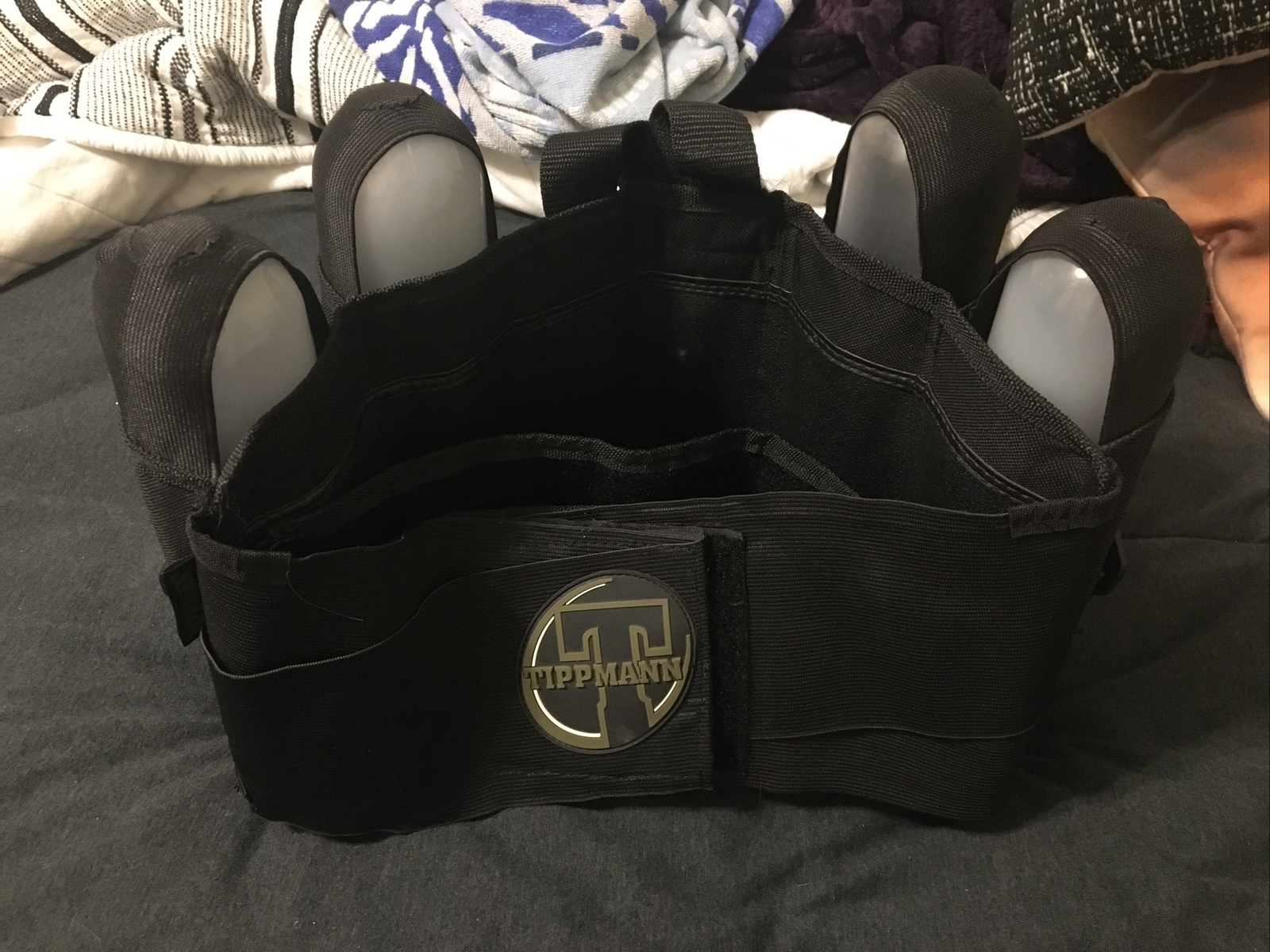 Tippman Model T399010 Paintball Tank Harness Pack 4+1 vertical Pod. Comes Pods