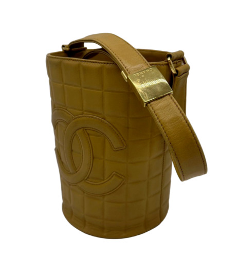 CHANEL 2001-2003 Choco Bar Bucket Handbag Beige La